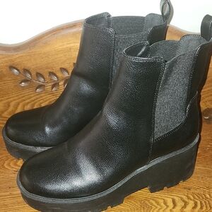 Dirty Laundry Platform Pull-on Boots